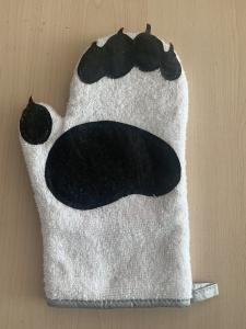Wholesale Heat Resistant Terry Cloth Oven Mitts With 5 Fingers Bear Paw Decoration from china suppliers
