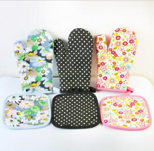 Wholesale OEM Printed Oven Gloves , Cute Oven Mitts Various Colors Slip Resistant from china suppliers