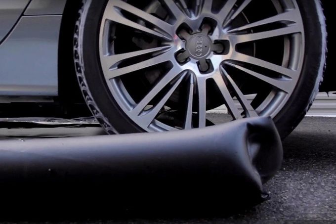 Black Portable Garage Floor 10'x20' Inflatable Car Wash Mat