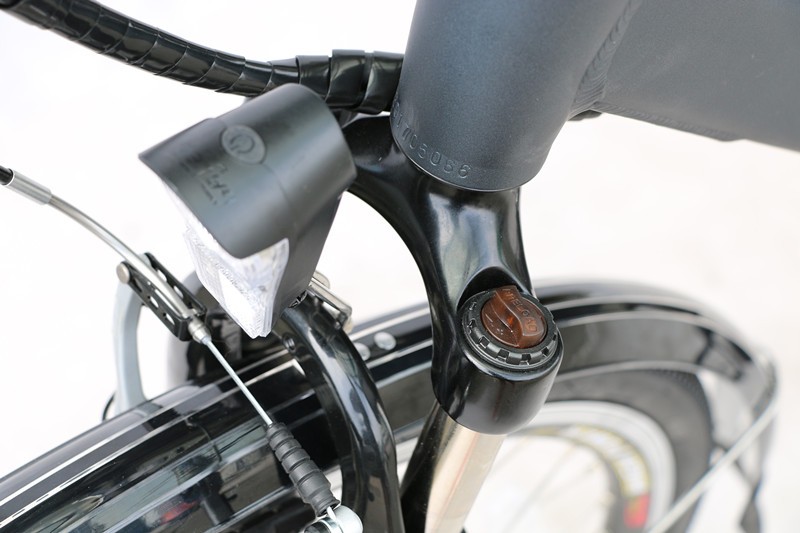28 Inch Mid Drive Electric Bicycles With LCD Display Rear Carrier Battery Position