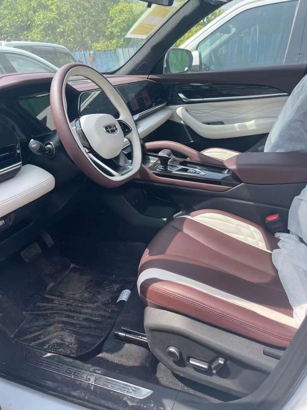 Geely Xingyue L 2022 2.0T 218HP L4 7 DCT 7.5L/100KM 5 Door 5 Seats SUV Compact