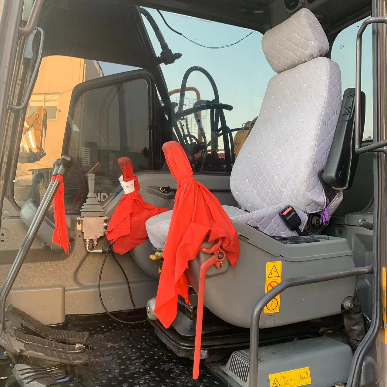 Volvo EC140 14 Ton Mini Excavator with ORIGINAL Hydraulic Cylinder 2018 Good Condition