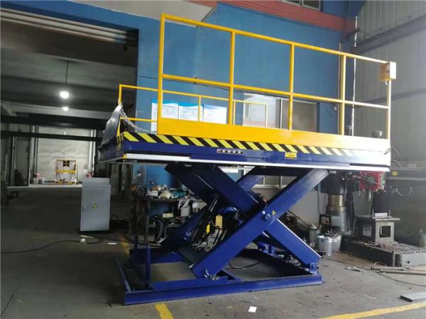 Hydraulic Electric Scissor Lift , Dock Lift With Non Skid Checkered Plate And