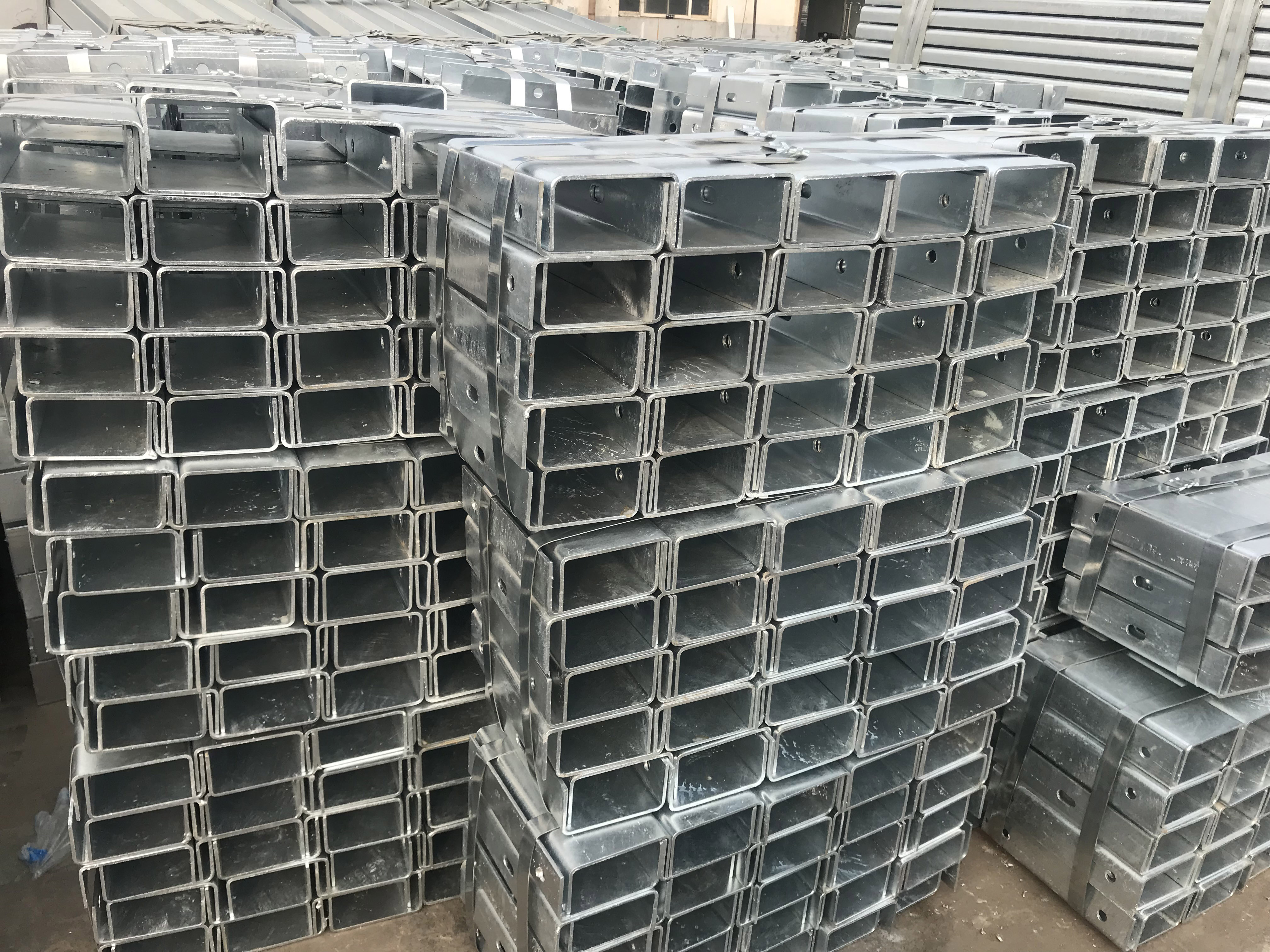 Hot-Dip Galvanized Steel Highway Guardrail Spacer With W-Beam Anti-Corrosion
