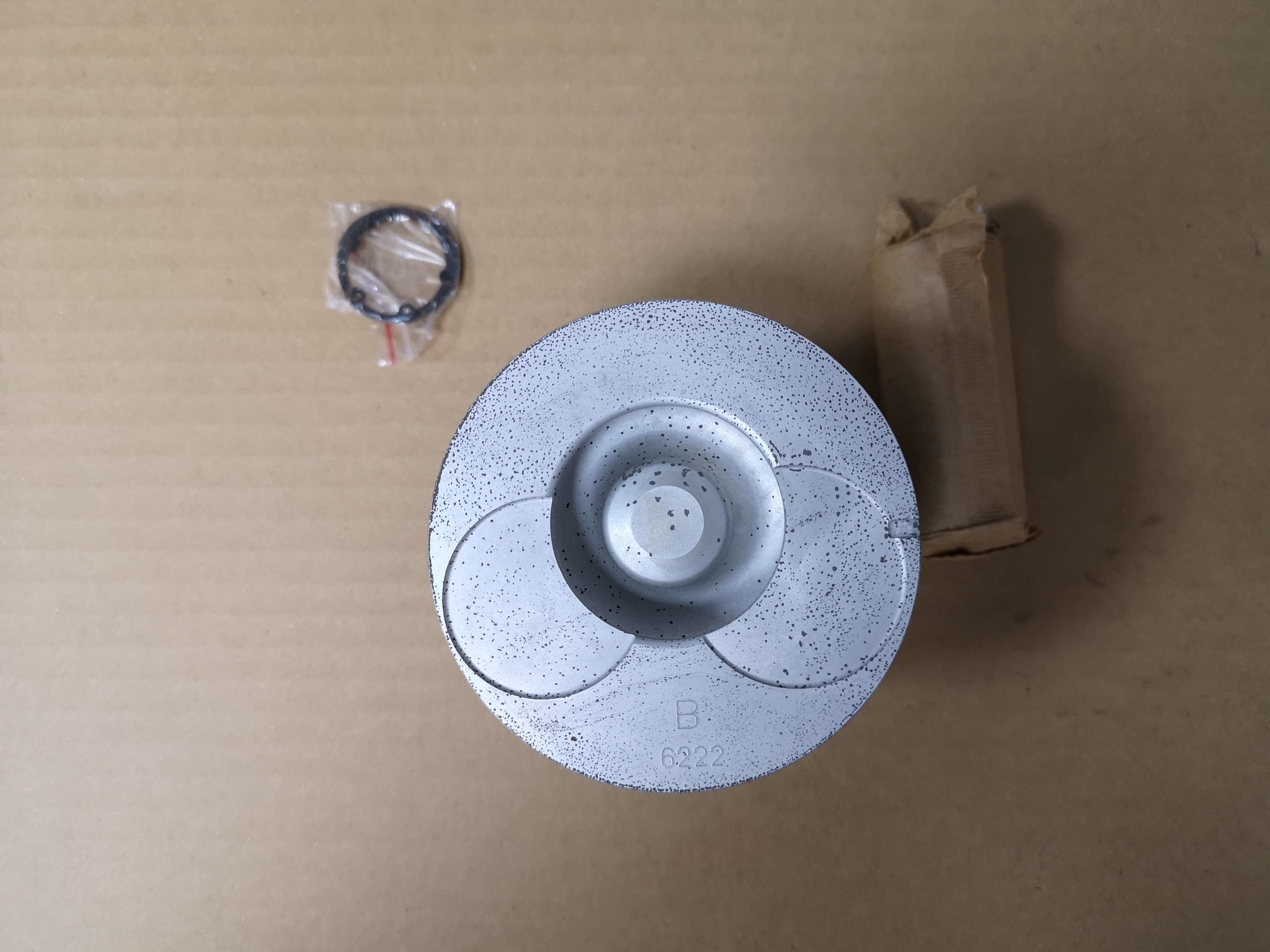 TFR Pickup 4JB1 Engine Piston 8971086220 Surface Oxidized OEM
