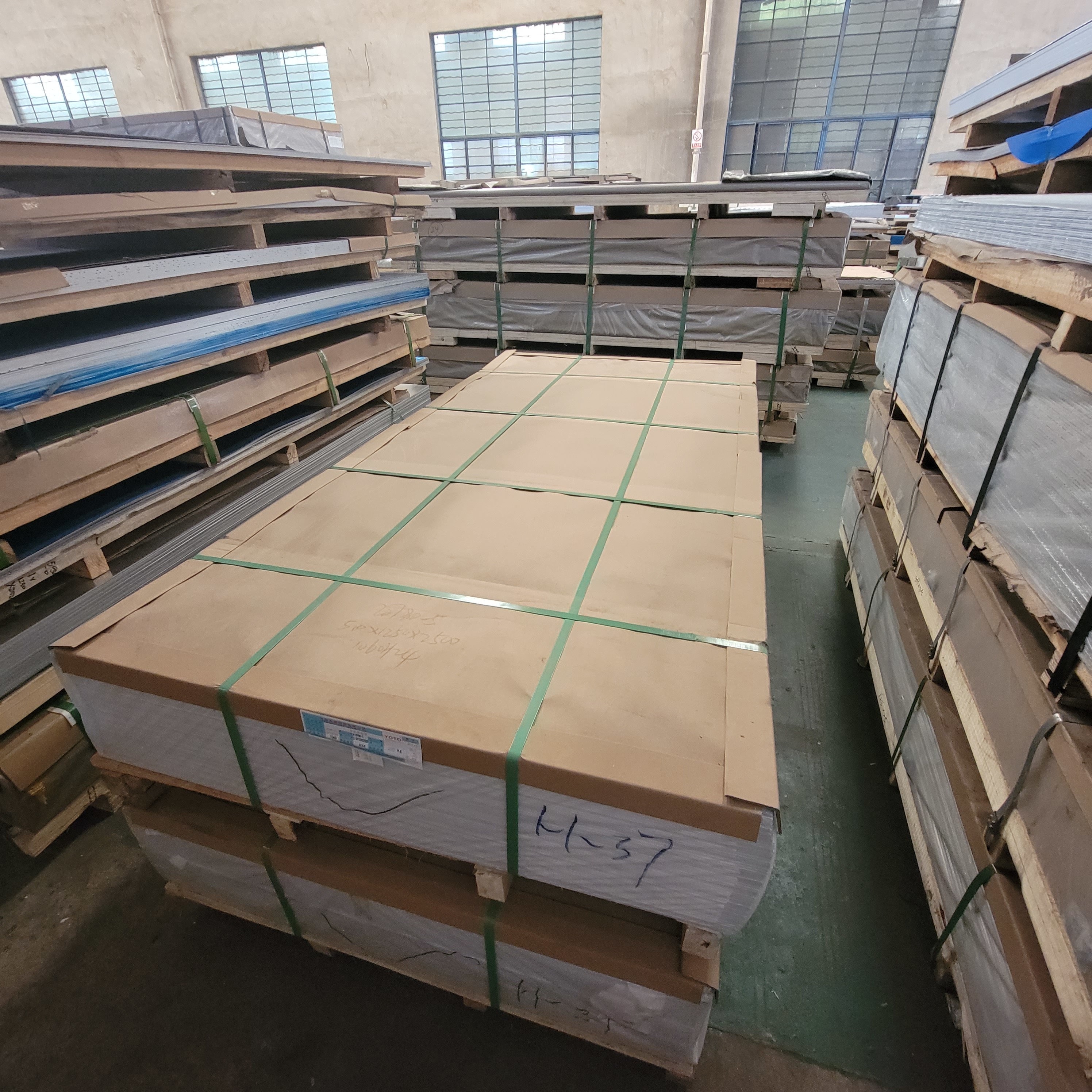 Silver Flat PE Aluminum Alloy Sheet Al 6061 T6