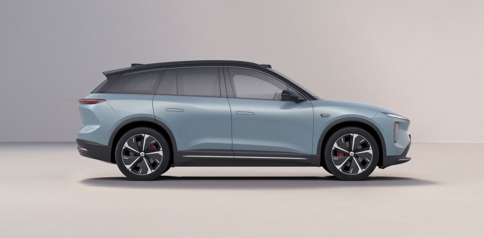 360 KW Maximum Power Nio ES6 2024 Model 100kwh Energy Electric SUV with 625 Km Range and Dual Motor Four-Wheel Drive