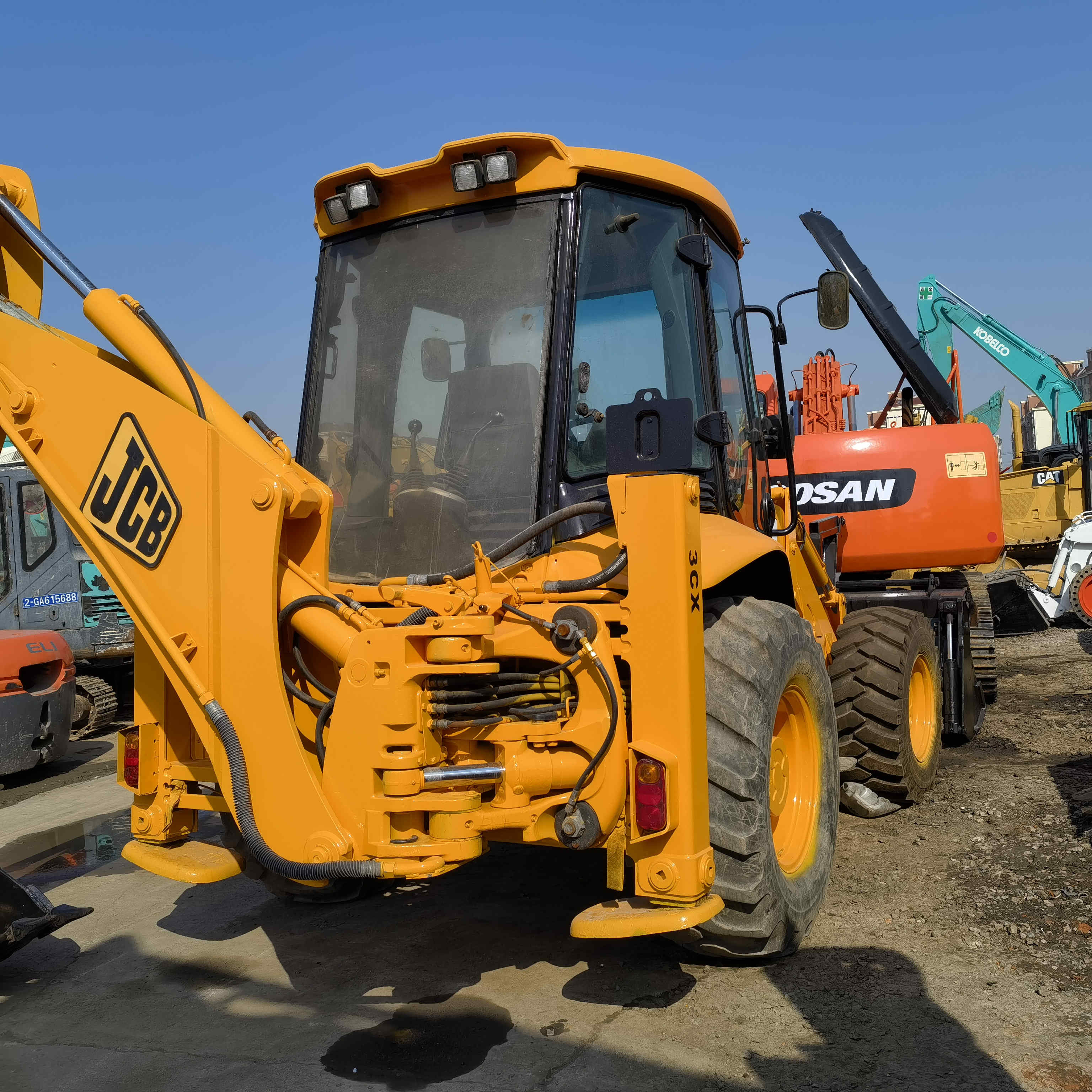 Used JCB 3CX Backhoe Loader Excavator 6.07t Engine power 55kW