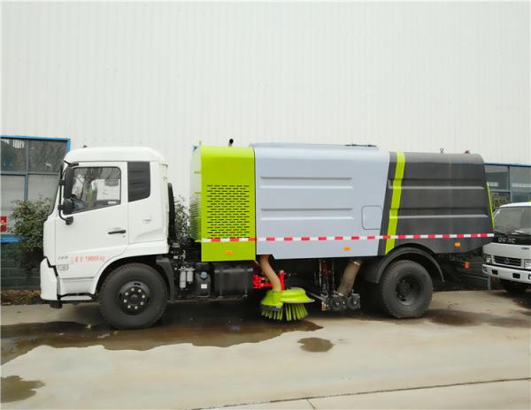 CCC Special Purpose Truck , 4x2 Multifunctional Cleaning Strong Power Road