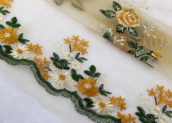 Multi Colored Floral Scallops Lace Fabric For Evening Dresses / Embroidered Tulle Lace Fabric