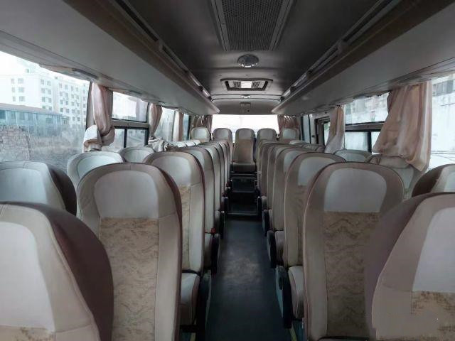 Youtong Bus Luxury Coach ZK6876 Bus Coach Tourist 39 Seats Luxury Bus