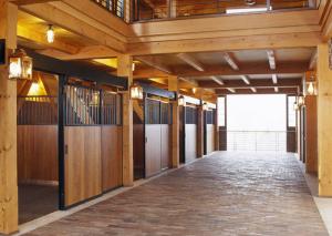 China Horse Stall With Divider Solid Back Wall u Channels Connectors on sale