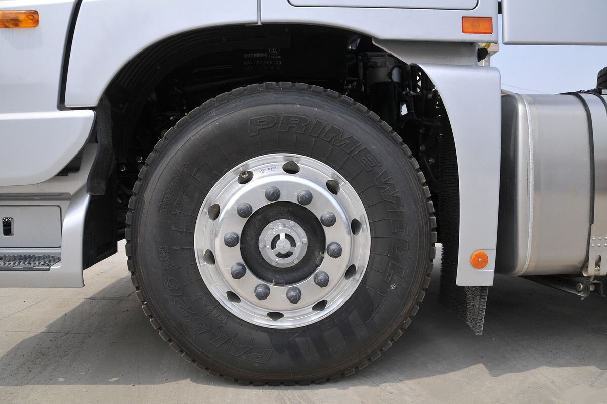 Used Powerful Performance Heavy Loads Tractor Head Foton Auman 510hp 6-Cylinders Cummins Engine