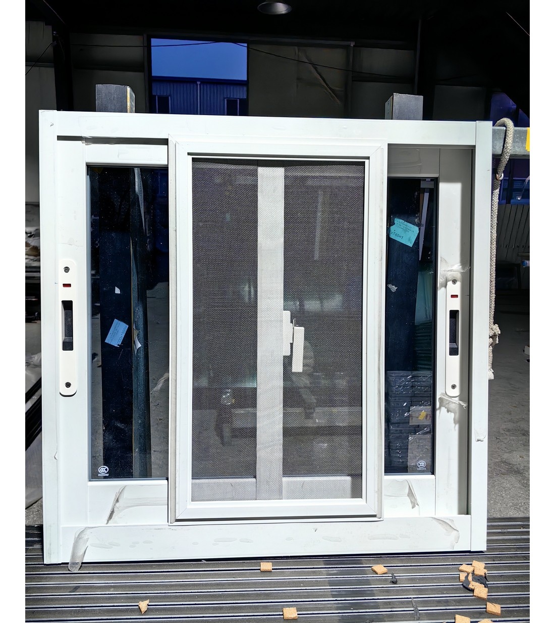 Aluminum Double Sliding Window And Door Easy Operation With Crescent Lock