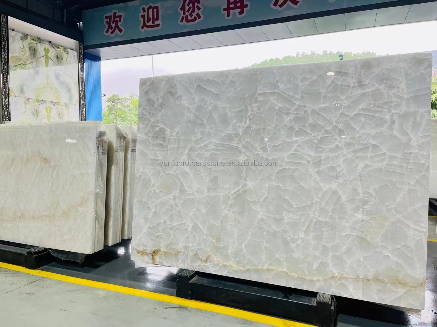 Interior Home Wall Paneling Decor with Modern Backlit Onyx Marble TV Background Panel