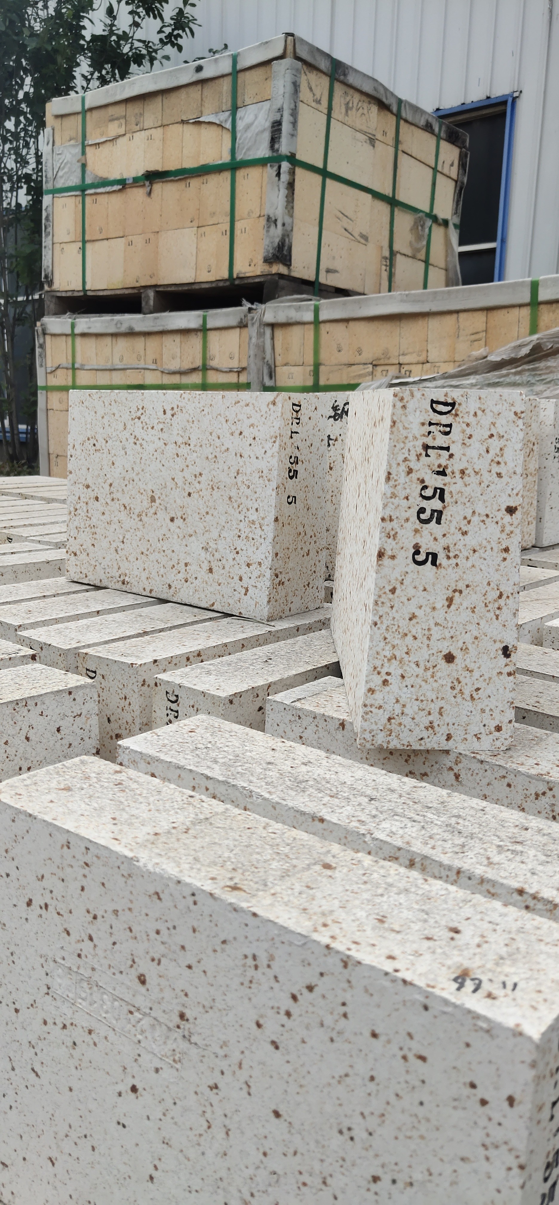 Refractory Manufacturer fireplace silica brick refractory for wood stove high density silica insulating fire bricks