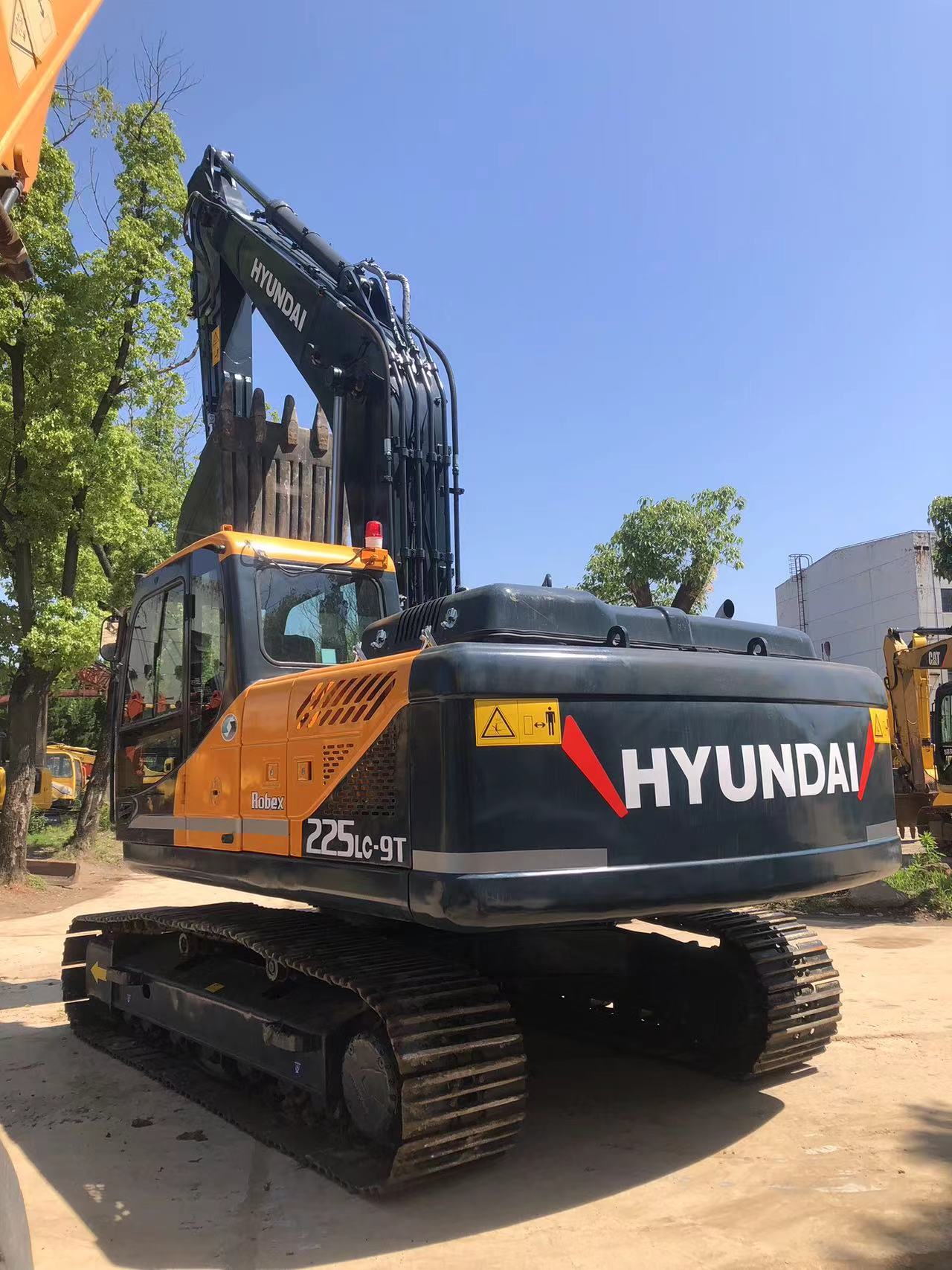 Transport length 9.65 m HYUNDAI 225LC-9T used excavator 22 ton medium excavator in 2023