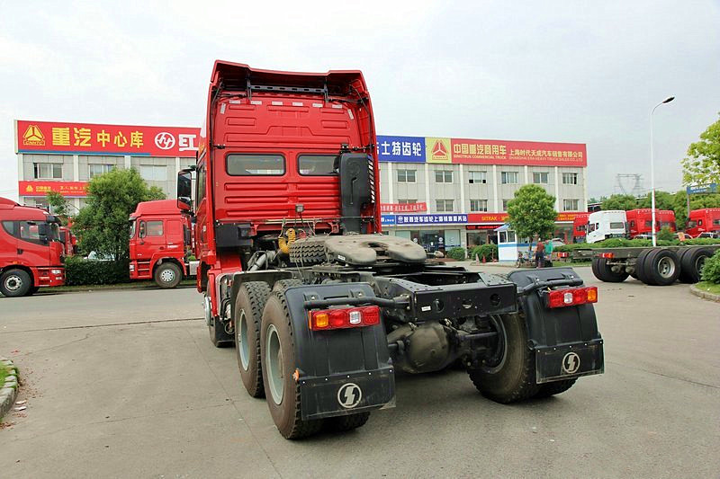 Shaanxi Shacman Heavy Truck Head Tractor Truck 6X4 4X2 Left Steering With WEICHAI Engine