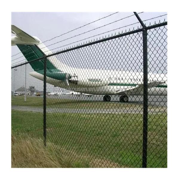Low Carbon Steel Wire Best Airport Fence 3D Wire Mesh Fence Board Decorative