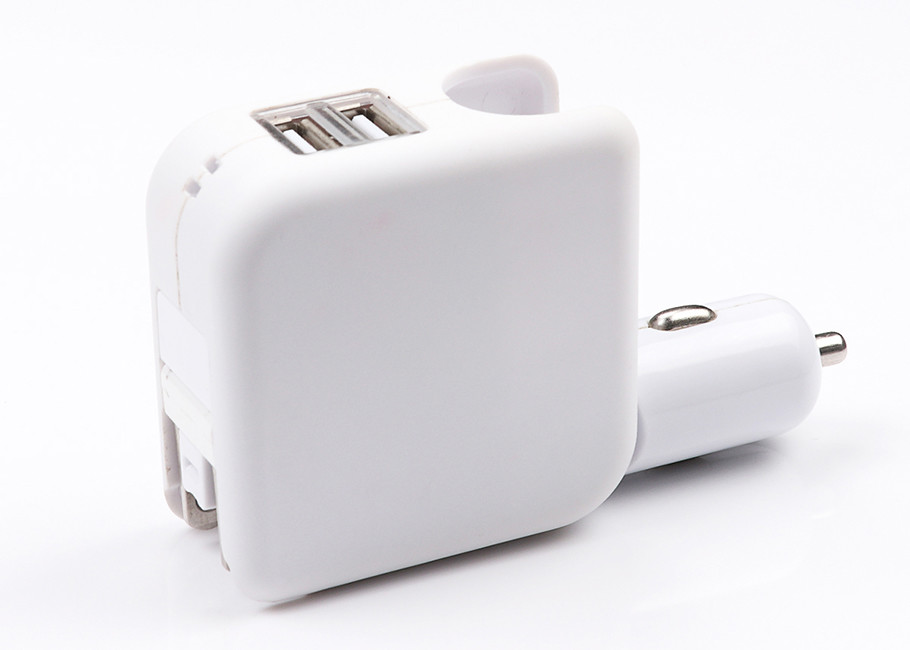 Custom Max 2.1A Universal Power Plug Adapter With Car Charger 58*58*30MM