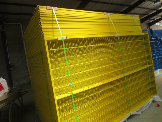 Corrosion Resistent 1800x3000mm Temporary Site Fencing For Backyard