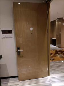 China ISO9001 Standard 150MM Thinkness Wood Bedroom Doors Sound Proof Door Panel on sale