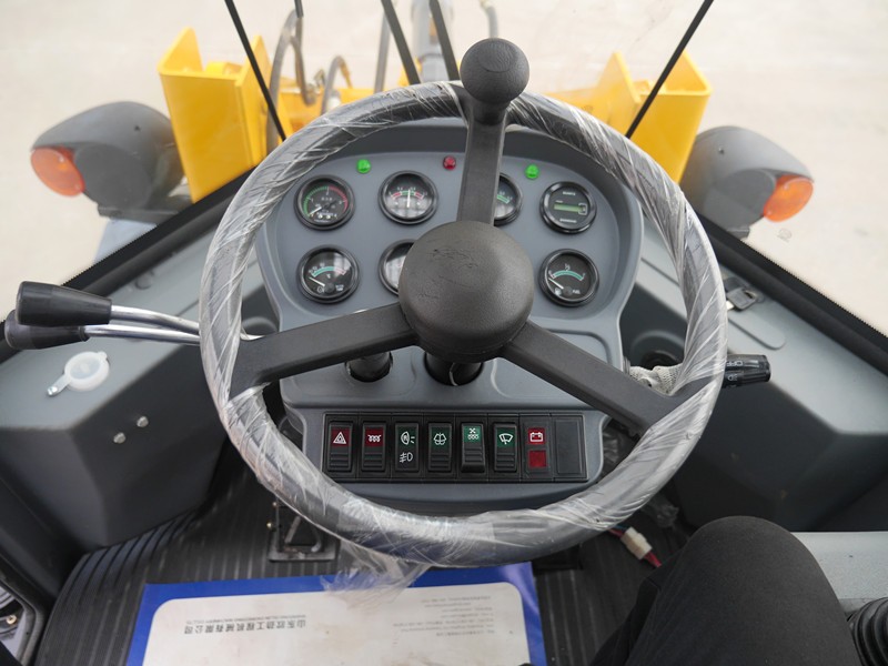 1.8 Ton 0.93CBM Heavy Earth Moving Machinery Wheel Loader Excavator Cummins Engine