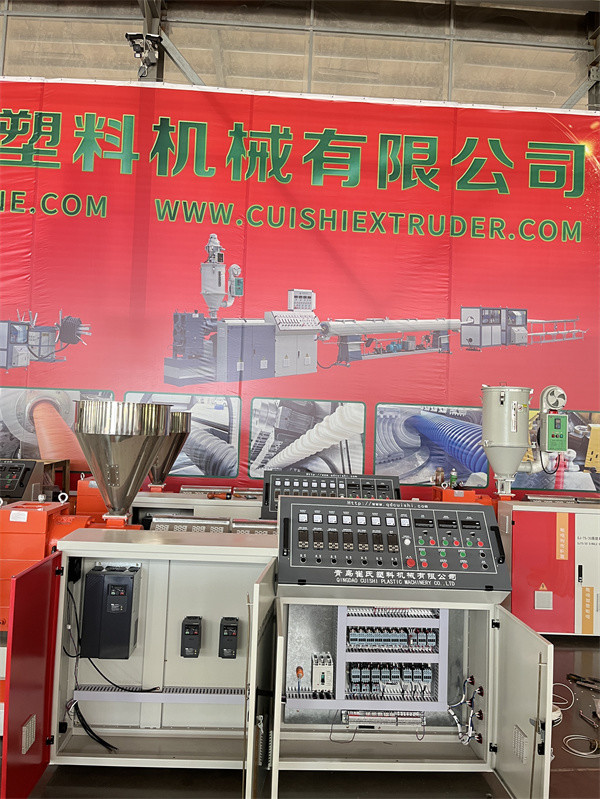 Easy Operation Single Screw Plastic Extruder Machine PVC Tube Extrusion Line