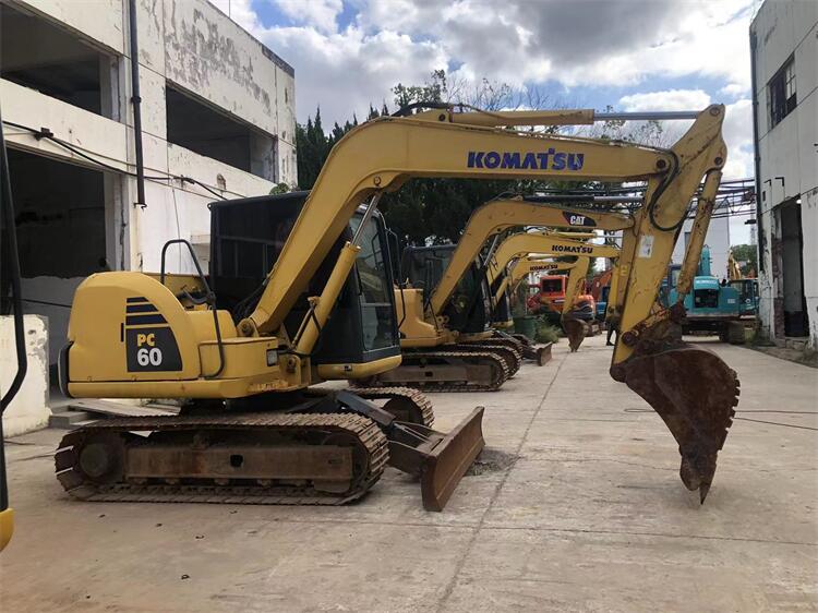 Transport width 2.2 m Used Komatsu PC60-7 Excavator for Construction in Japan 2018