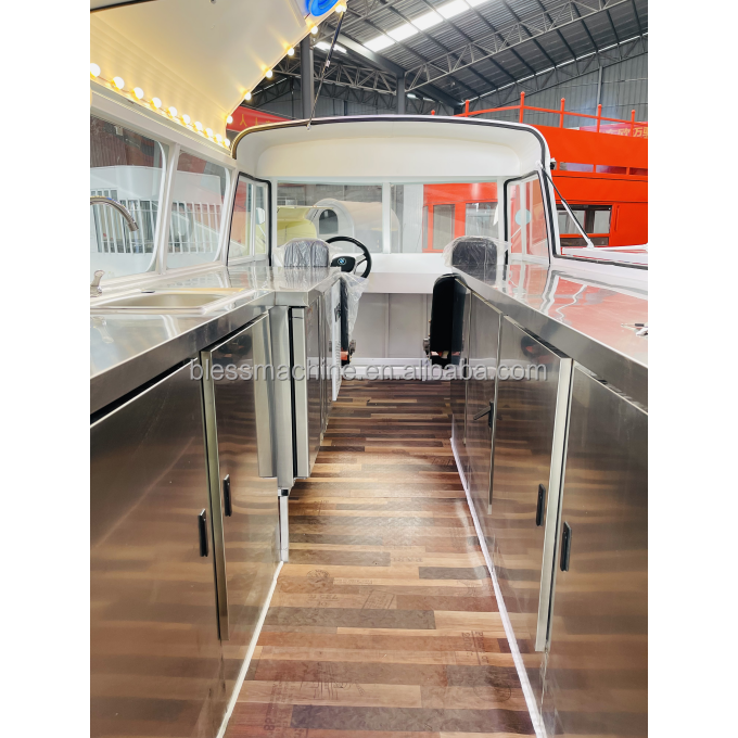 Food Truck Machinery Function Electric Four-Wheel Snack Truck Suitable for Snack Vending