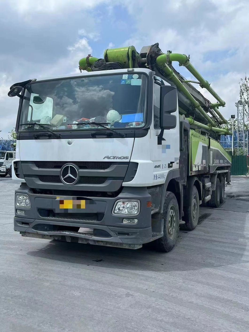 2018 Zoomlion 56m Concrete Boom Pump Heavy Equipment Mercedes Benz Truck Mounted Pump