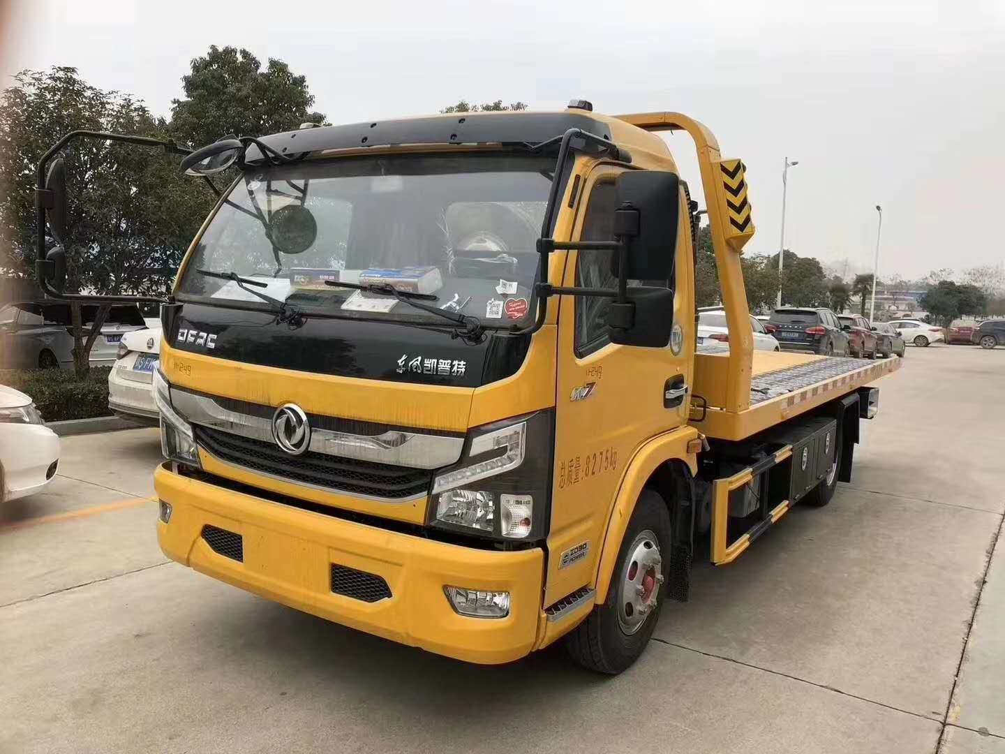 Euro 3 Dongfeng 95HP 6 Wheel Road Rescue Tow Trucks 3 Tons 5 Tons 6 Tons