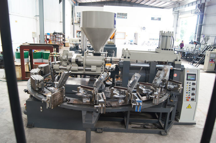 Rotary Plastic Shoes Making Machine For PVC Jelly Shoes short boots sandals slippers