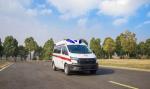 Euro 5 4*2 Ford Emergency Ambulance Car With First Aid Equipment And Cabinet In