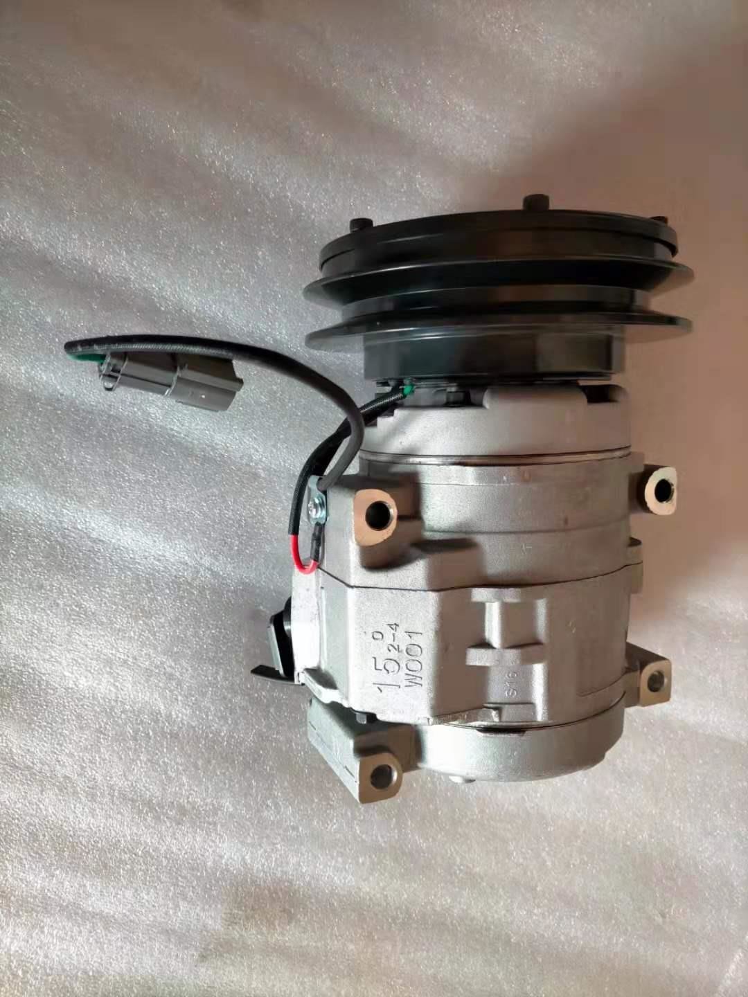 20Y-979-6121 Excavator Parts AIR COMPRESSOR ASSY for KOMATSU PC200-7 PC360-7 Engine