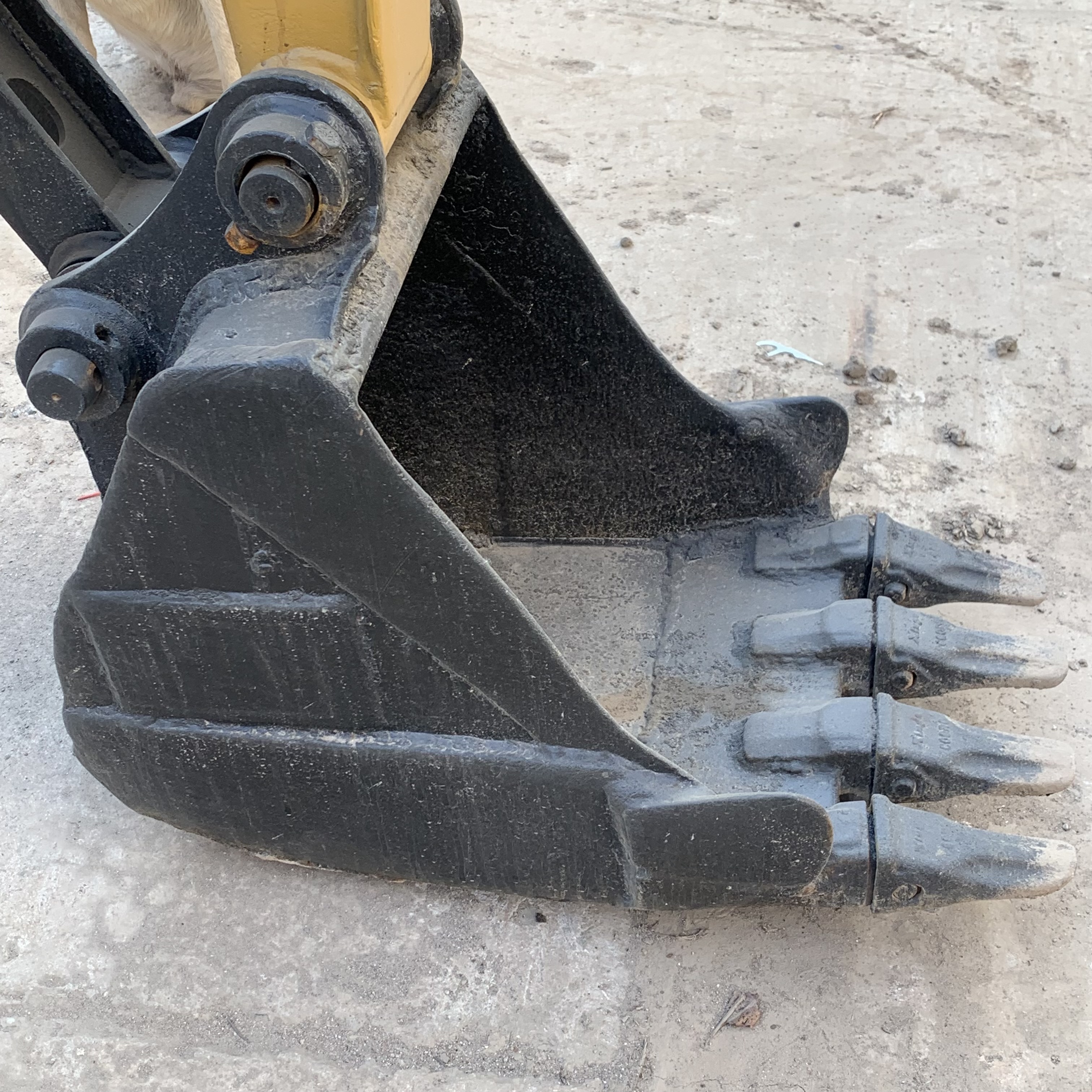 Original Used CAT303C Excavator with Good Condition and Original Hydraulic Cylinder
