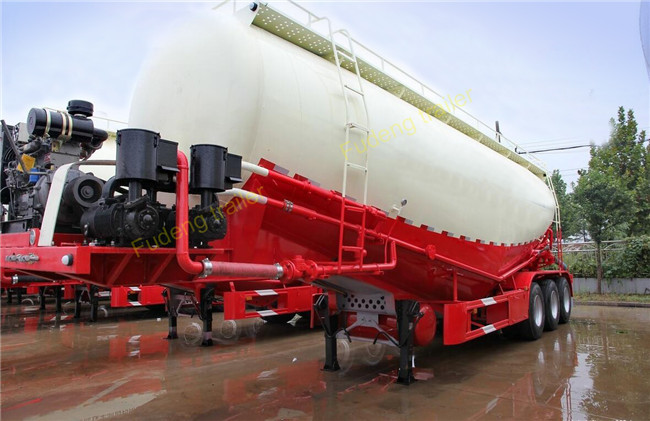 Diesel Engine Bulk Cement Tanker Trailer With Air Compressor Volume 45 CBM - 65 CBM