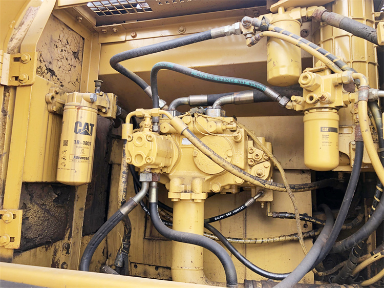 182 KW Good Condition Made in Japan Earth-Moving Machinery 30 Ton Cat 330C Used Excavator in Shanghai