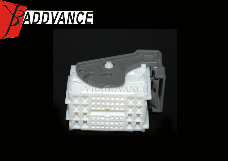 48 Way Automotive Electrical Connectors White Female Accept OEM ODM