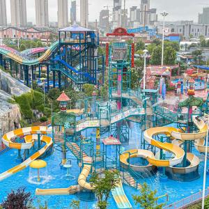Wholesale Customized Splash Pad Fiberglass Waterslides Playground Slide For Pool from china suppliers