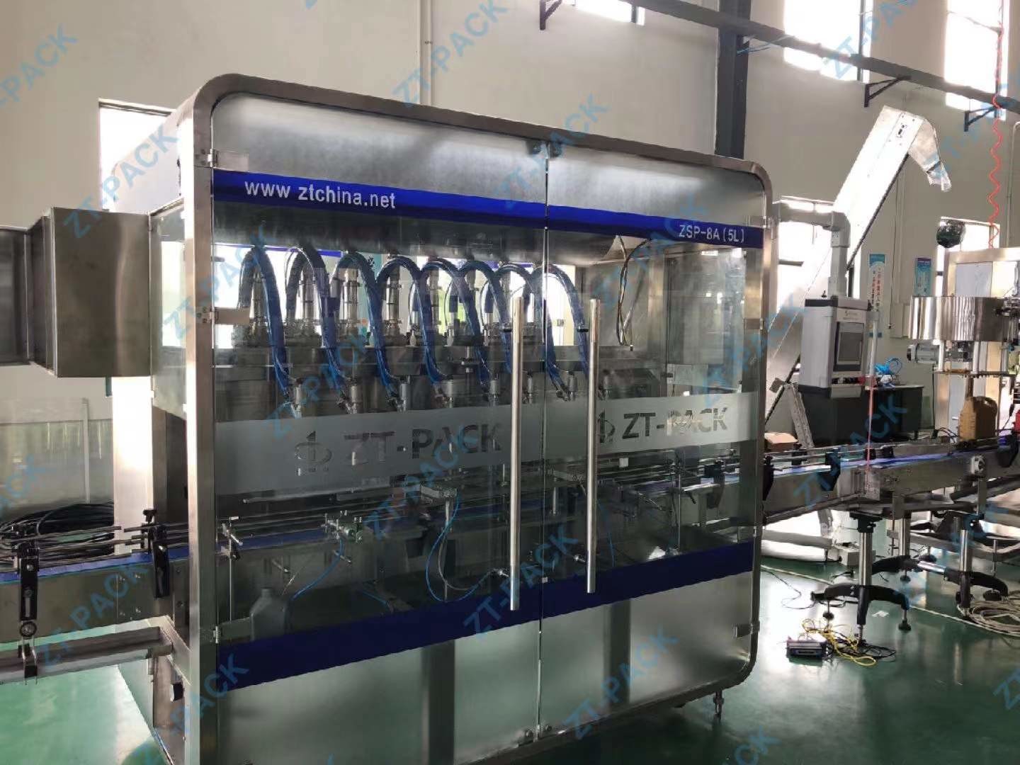 50hz 60hz Lubricant Filling Machine 500ml Mobil Oil Packing Machine