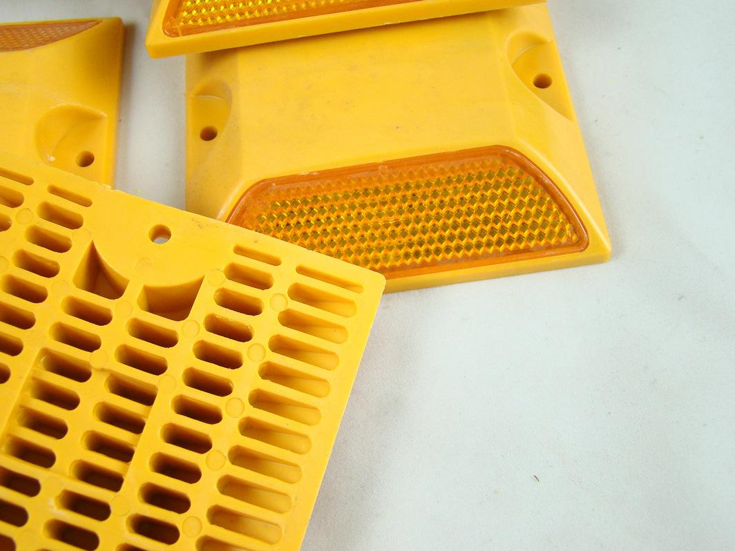 High Intensity Reflective Tape Roadway Safety Cat Eye Road Stud for Traffic Solutions