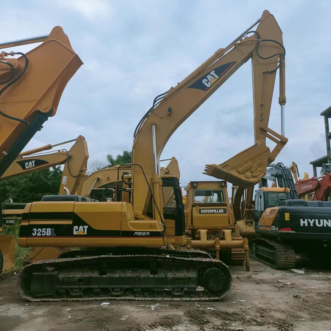 Used Cat 325B Excavator With Original Hydraulic Cylinder And 28600kg Weight