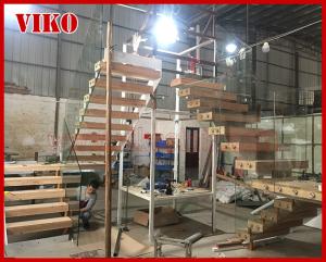 Wholesale Floating Staircase VK47C Tempered Glass LED Light strip StringerBeech TreadCarbon Steel StringerStainless Steel Powder from china suppliers