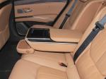 Model Vehicle 601km Range 83.2kWh Battery Capacity AWD Fast Charging Sunroof