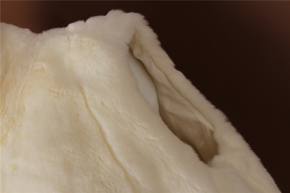 Sleeveless Zipper Closure Women Down Vest With Fur Collar