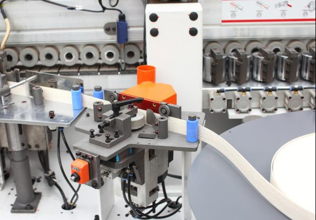 Bevel Straight Automatic Edge Banding Machine HD783 0.4mm to 1.2mm Thick Banding