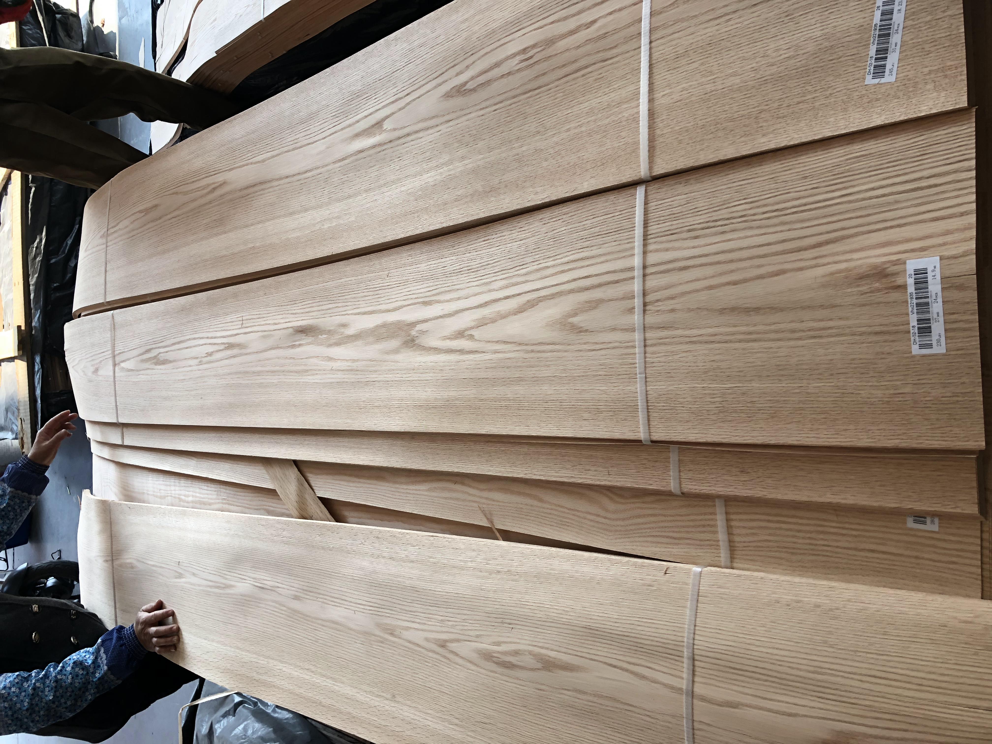 2023 Wholesale Red Oak Wood Veneer 0.45mm Oak Veneer Wood Sheets Natural Oak Veneers