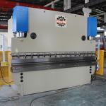 4+1 Axis Stainless Steel Sheet Bending CNC Press Brake Machine 200 Ton 3200mm