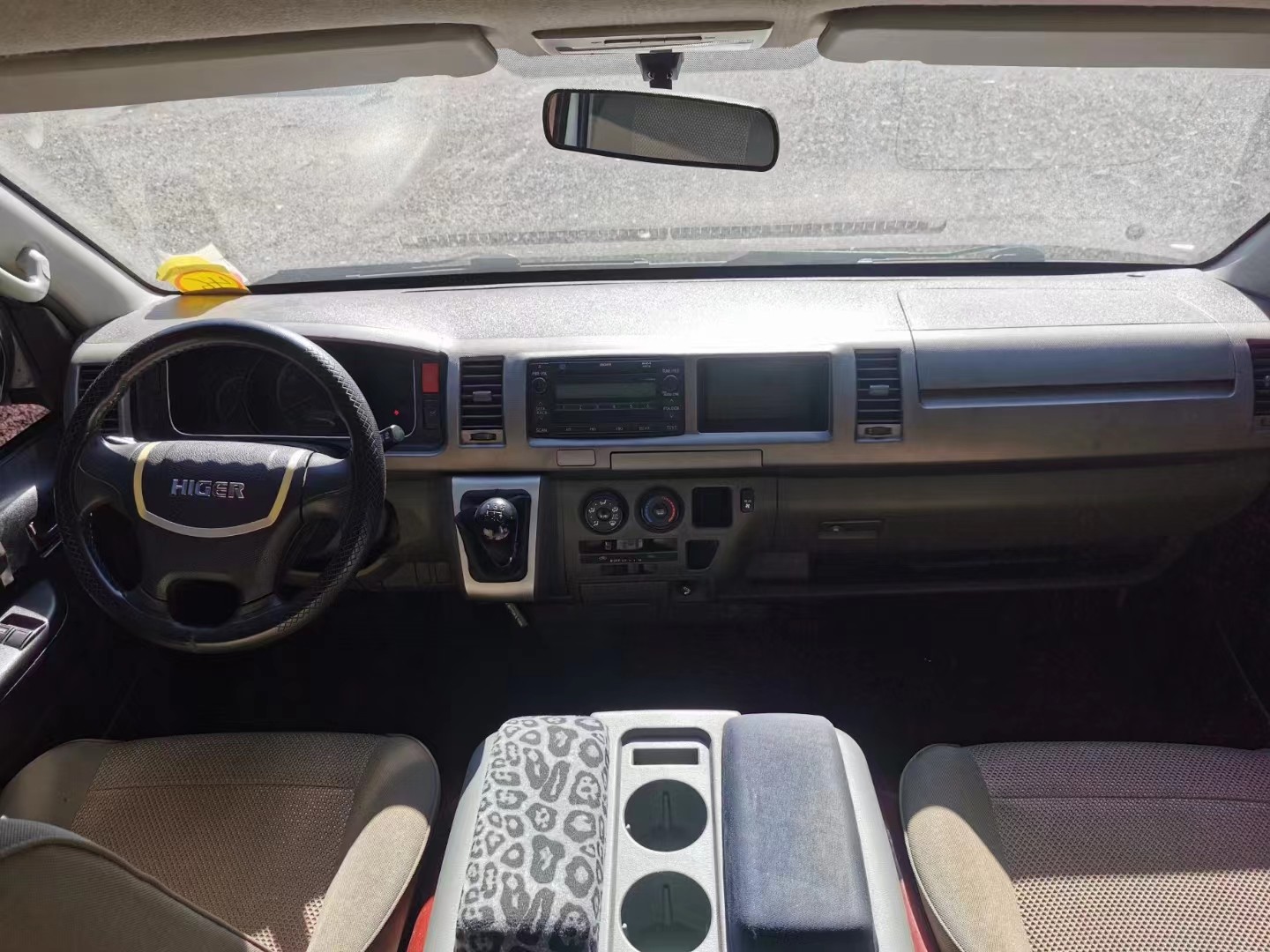 94kw Used Higer Bus 15seats Hiace Diesel Engine Left Steering Bus High Roof